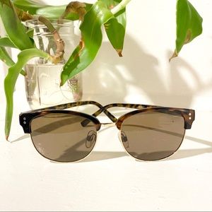 ❕SOLD❕Delaney by Foster Grant Sunglasses